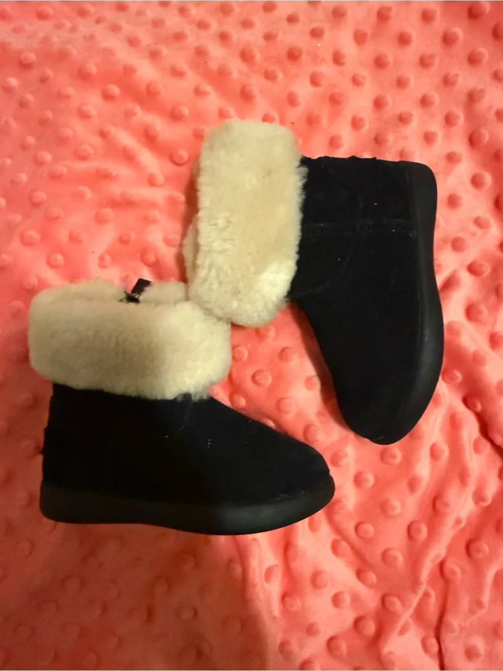 UGG Kids Black Suede Fold-Over Shearling Boots with Cream Fur Size 6 Toddlee